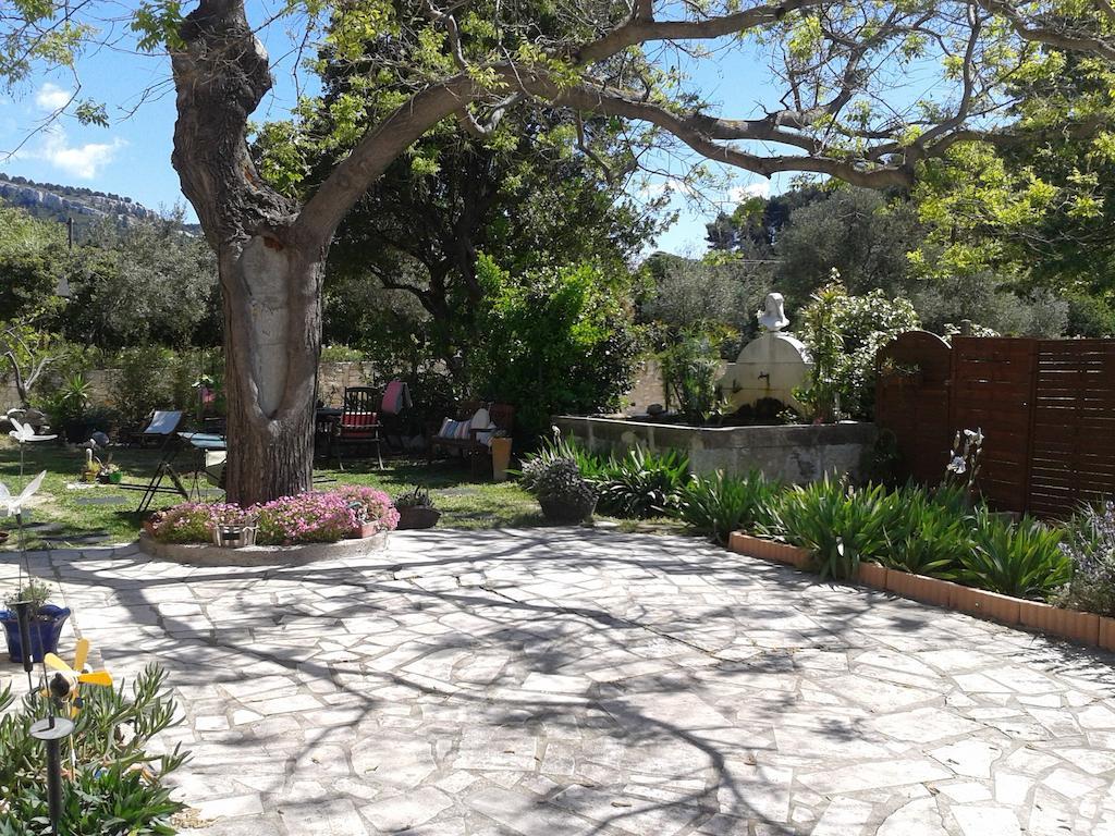 B&B Le Clos Des Cigales Cassis Exterior photo