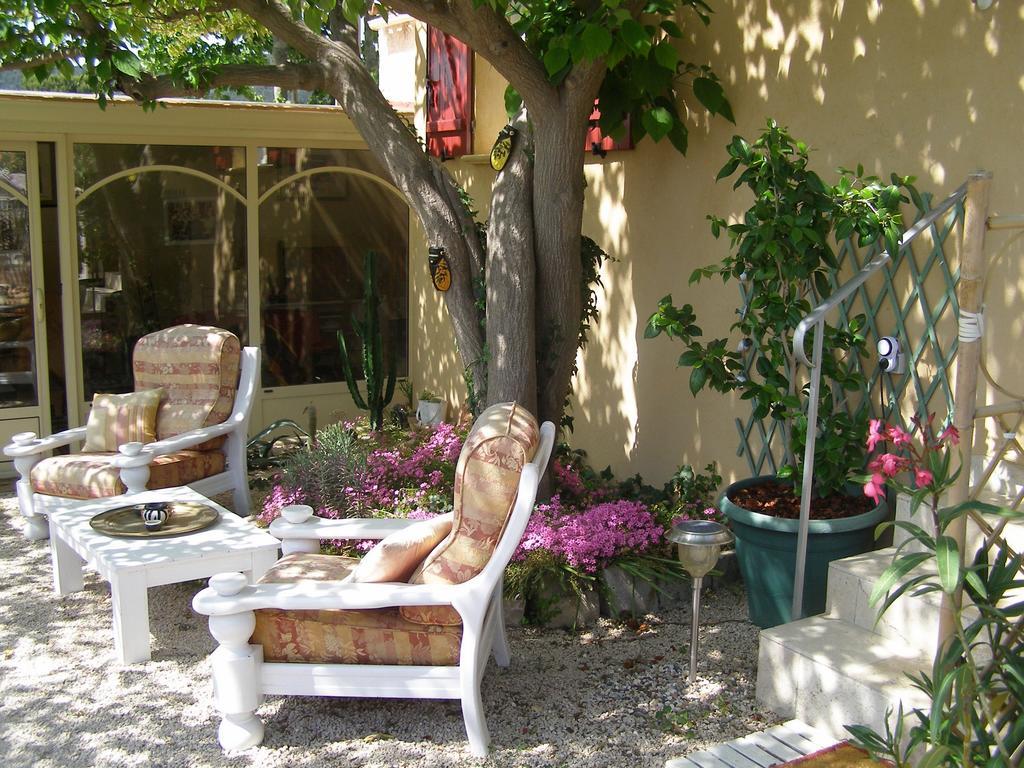 B&B Le Clos Des Cigales Cassis Exterior photo